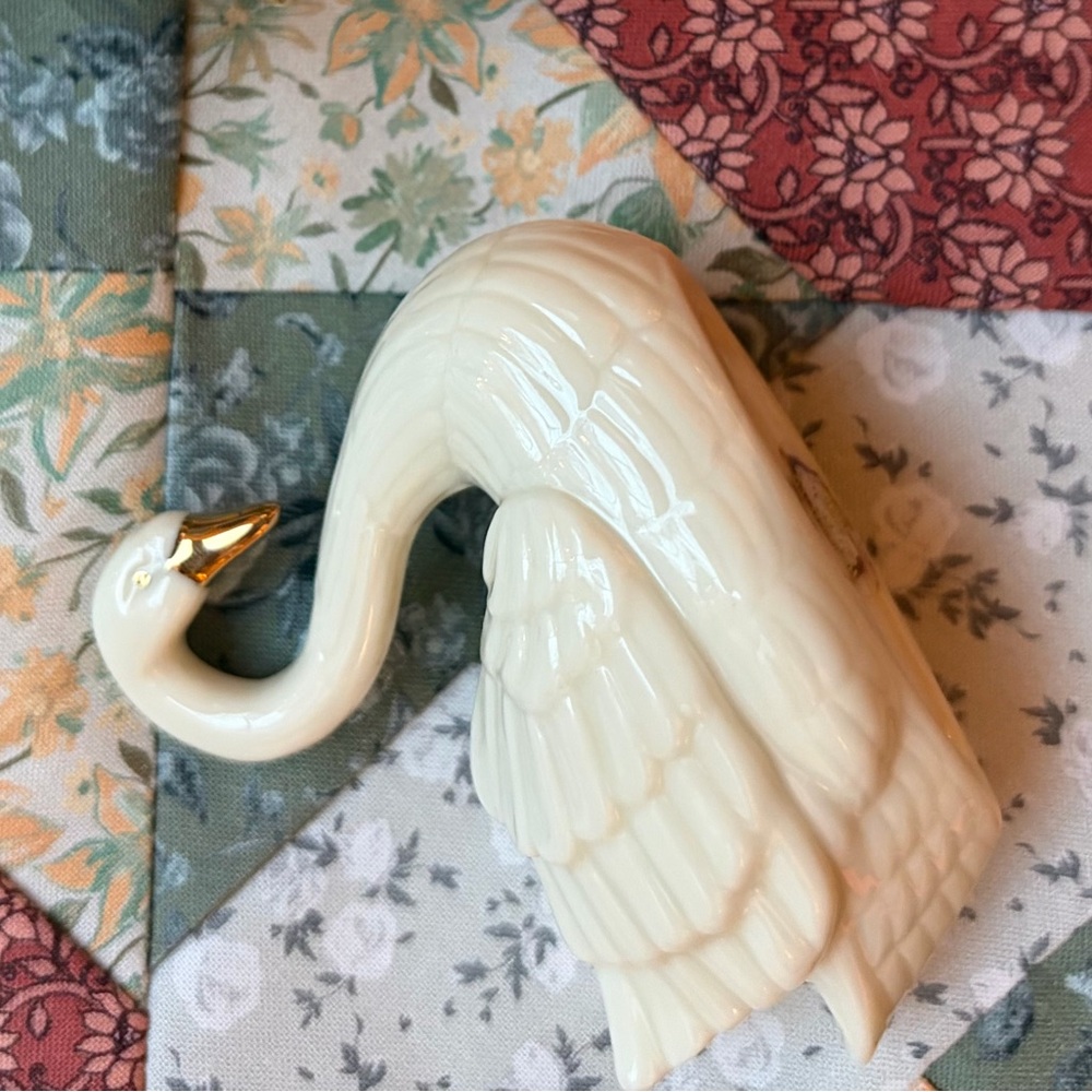 Lenox Cream and Gold Swan Figurine